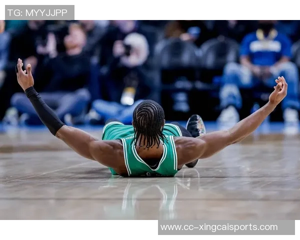 杰伦布朗直播中打电话给詹姆斯探讨植发的可能性与想法 杰伦布朗直播中打电话给詹姆斯探讨植发的可能性与想法