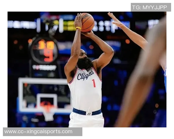 船记：明天裁判报告将揭示哈登明显犯规未被吹的争议真相